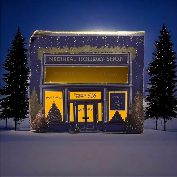 Other - Holiday Shop Vitamin E Brightening Pad - Blue and Yellow